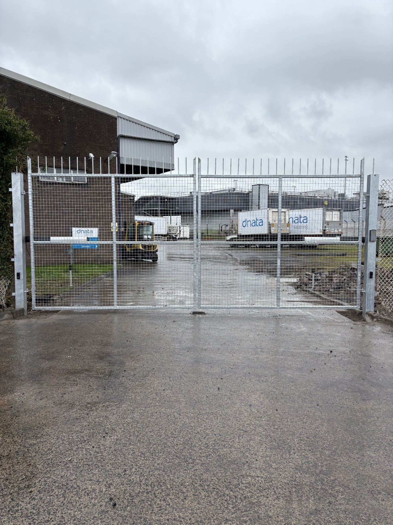Commercial mesh security gate